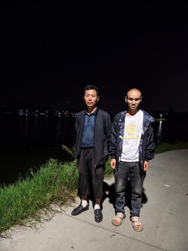 右边为救人者王成，左边为王成叔父王兴全.jpg