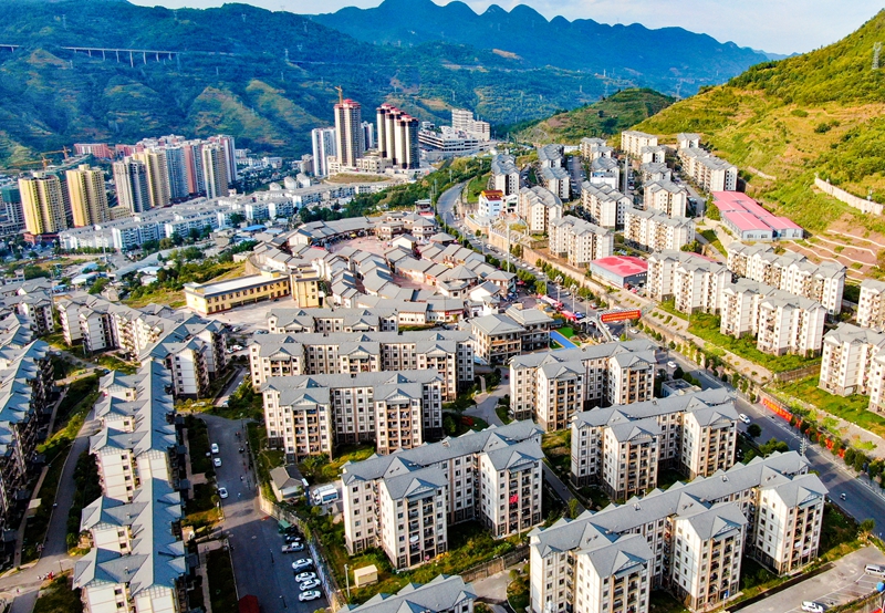 沐浴陽光下的金銀山街道 （拍攝：湯斌 15519765688）.JPG