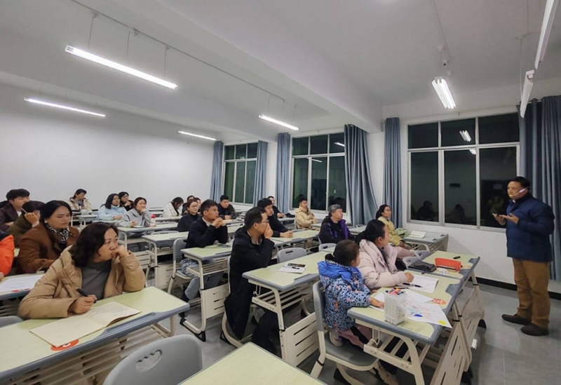 贵州开放大学人文开放课亮相中国—东盟国际青年中秋音乐诗会。