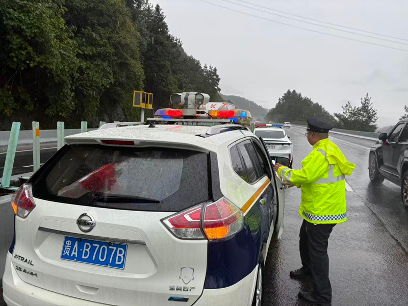 1 圖為2026年10月1日，滬昆高速玉三段K1603下行，故障車事故現場情況。.jpg