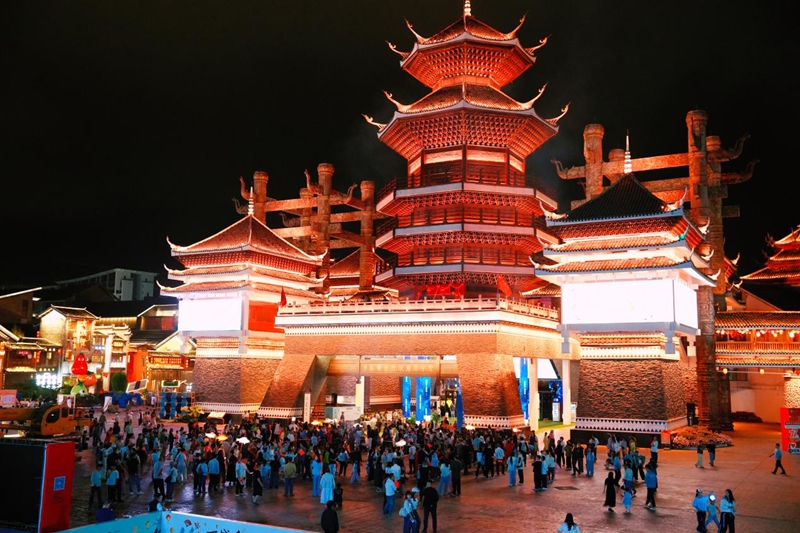 1、多彩贵州城。.jpg