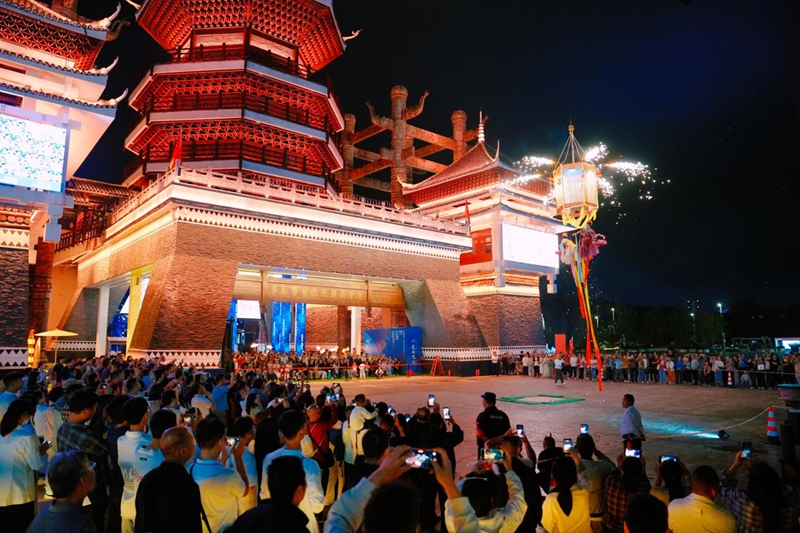 3、多彩贵州城。.jpg