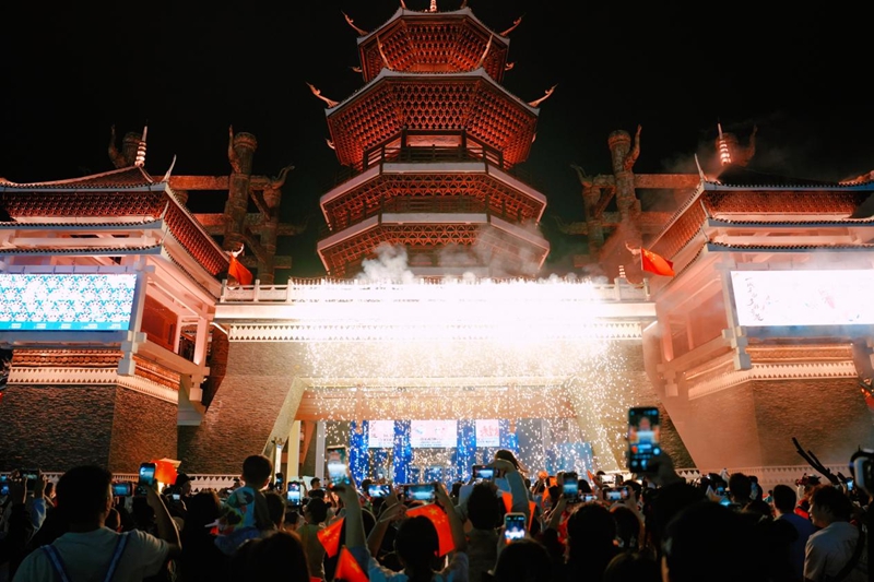4、多彩贵州城。.jpg