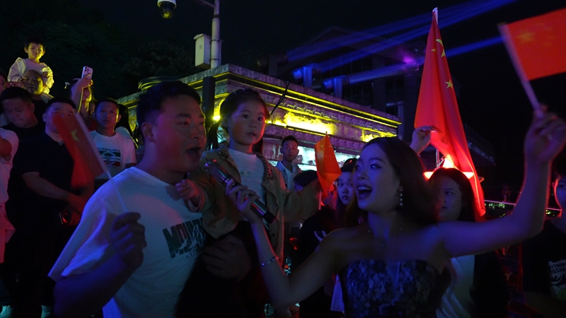 3、大家跟著旋律唱出對祖國的祝福。.jpg