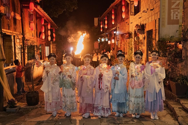 7、夜间巡游。.jpg