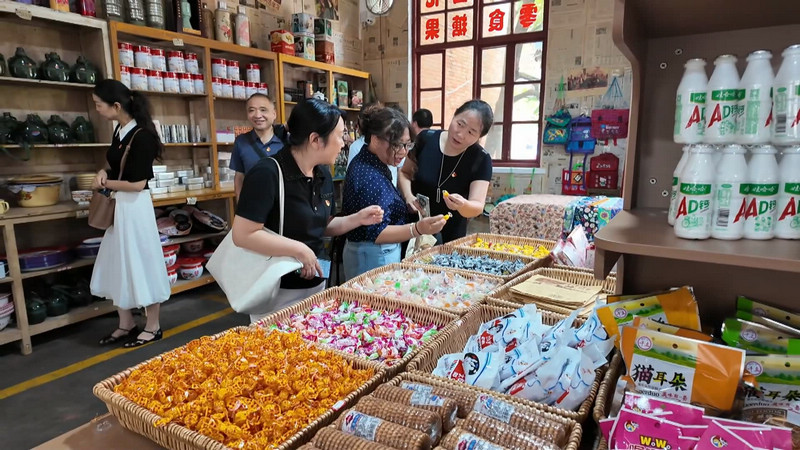 安顺经开区攀院文旅综合体国庆假期旅游火爆。