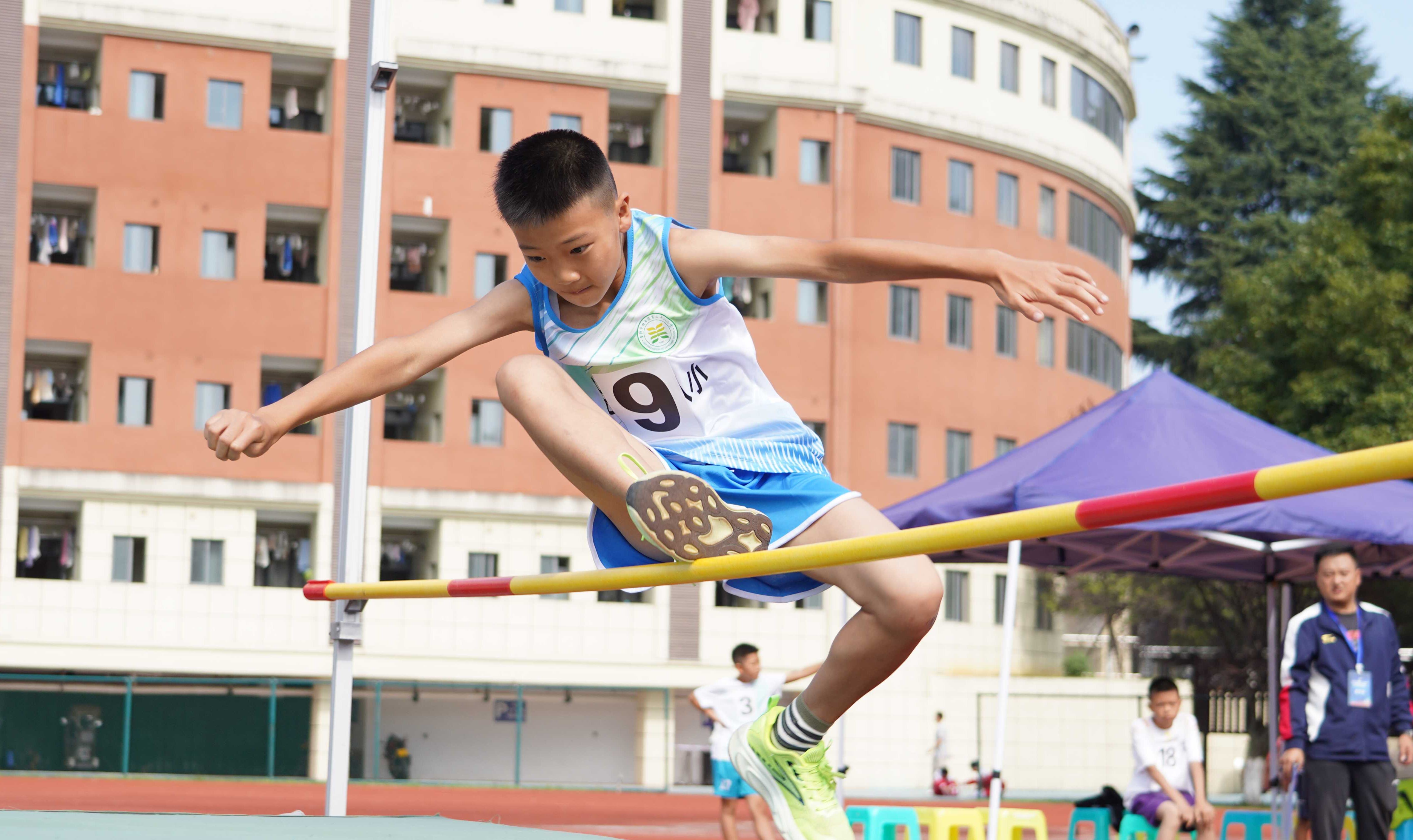 贵阳白云区第二十四届中小学生田径运动会火热开赛