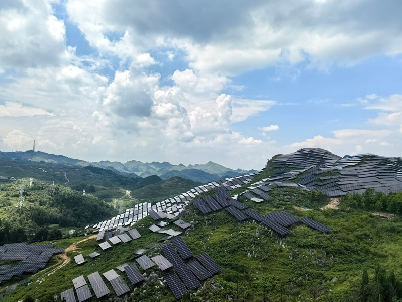 木河光伏电站光伏场区 张浩摄.jpg