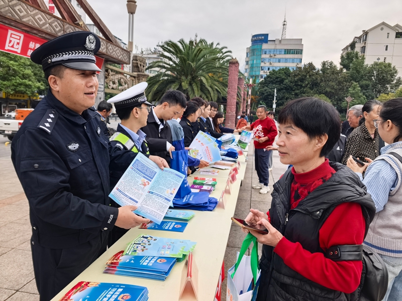 活动现场 罗静漪 摄.jpg