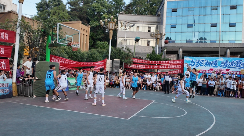 6、坭坝乡篮球比赛。王烨 摄.jpg