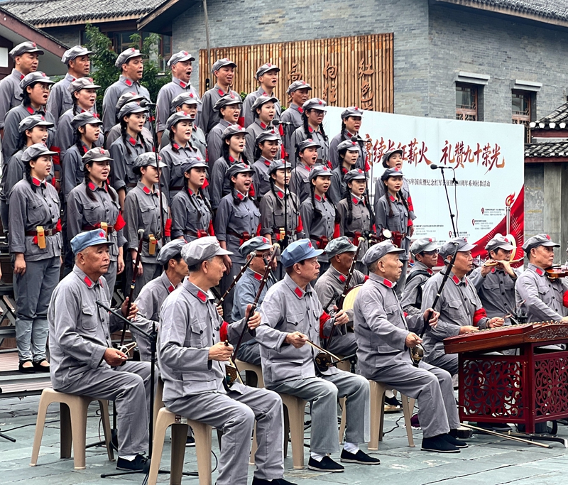 活動現場，歌聲嘹亮。任思宇 攝 (2).jpg