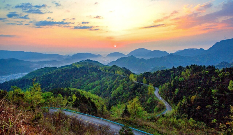 1 图为G321线螺蛳壳段景色.jpg