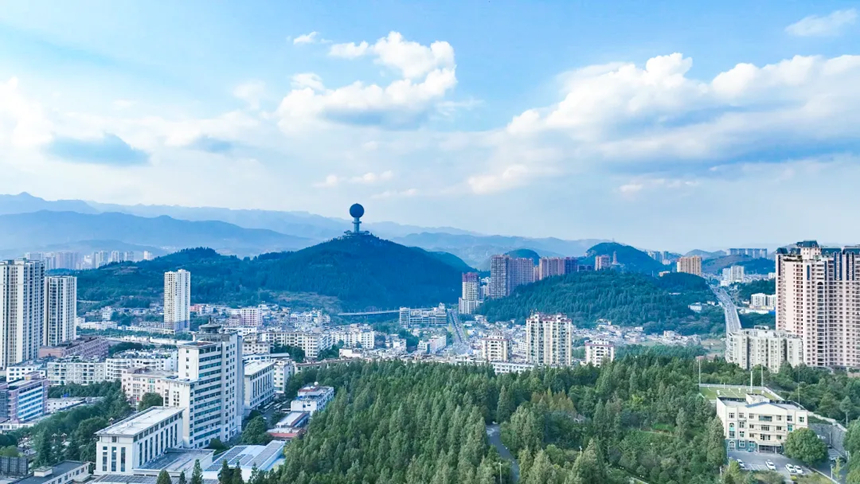 城市大景。