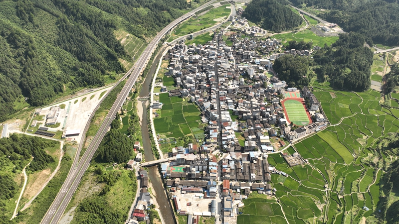 5.朗洞镇村容村貌。榕江县司法局朗洞司法所供图.jpg