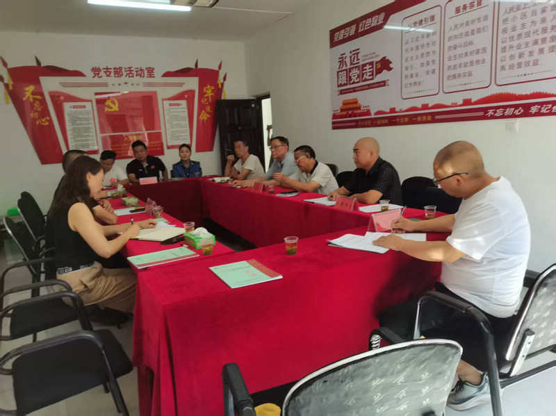 贵州省清镇市倾国倾城小区走出三方共治新路子。