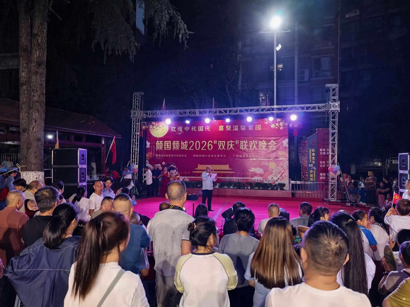 贵州省清镇市倾国倾城小区走出三方共治新路子。