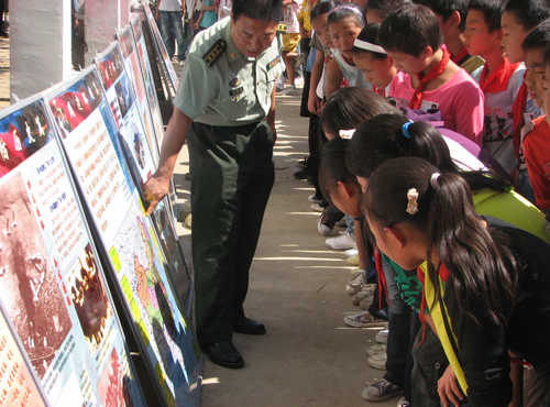 瓮安县多形式开展第十个全民国防教育日宣传活
