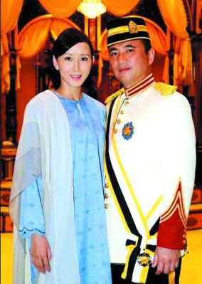 马来西亚的杨紫琼为拿督,而杨紫琼的父亲亦在上世纪90年代获大马颁授