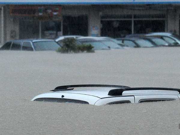 台风鲇鱼逼近 台湾宜兰多条道路被淹