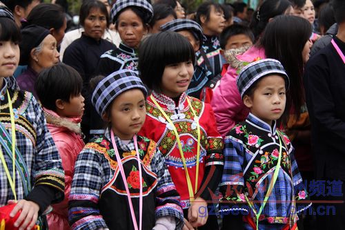 贵州望谟县举行三月三布依文化节