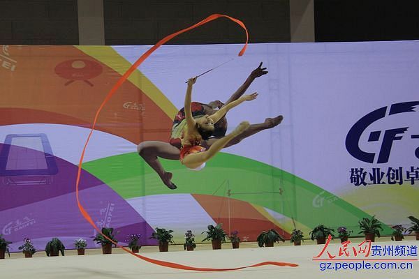 2011全国艺术体操个人冠军赛赛场上的邓森悦